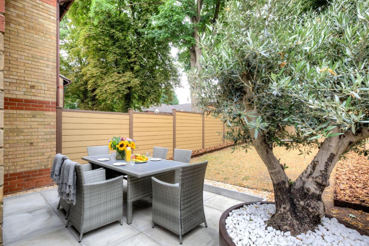 Villa 2 Bedroom Luxury House In *